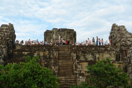 Waiting for sunset on Phnom Bakheng Temple - Cambodia