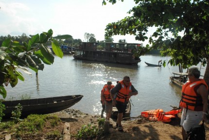 A river stop to visit some locals