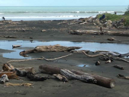 Kai-iwi Beach - spot the photographers - Rennie Photo